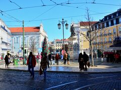 Praca Luis de Camoes（ルイーズデカモエス広場）

