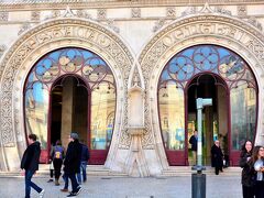 Estacao de Caminhos de Ferro do Rossio（ロシオ駅）

昼間のロシオ駅も見てみないとね！

私的には、ライトアップされた夜の姿の方が美しいかも☆