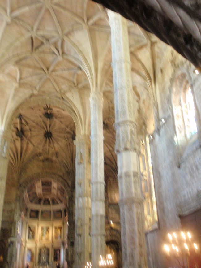 建築様式は、天井にはポルトガルの伝統様式であるマヌエル様式が見られます。天井のヴォールトも美しい。