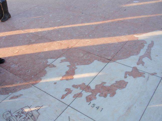 端っこに、日本も。