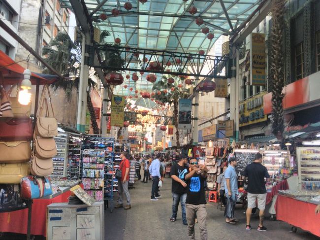 プタリン通りを中心とする一帯がチャイナタウンです。