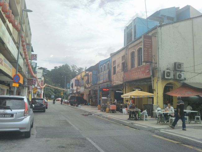 植民地時代の古い建物が建ち並んでいます。