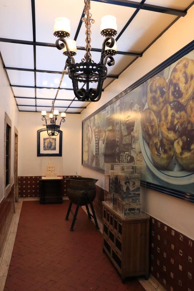 お店の前に行列もないし、空いているだろうと思ったのですが・・・。