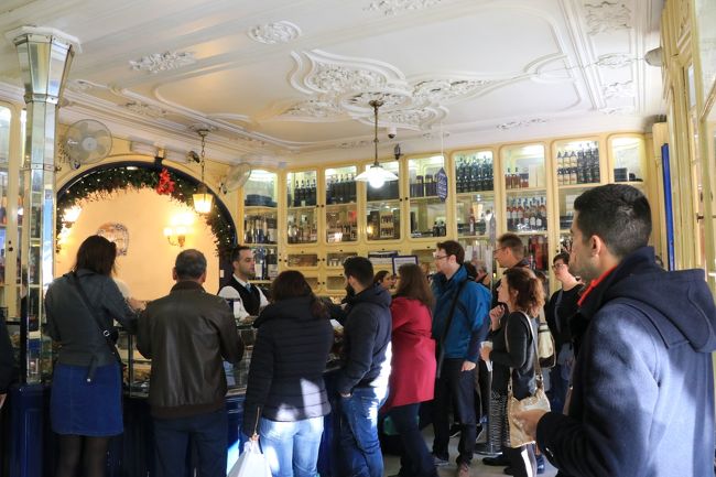 持ち帰り用は、こちらで購入できます。<br />まだ行列になるほどではありませんでした。<br />