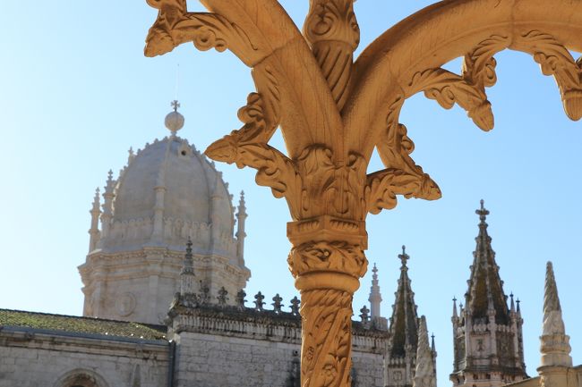 どこを見ても細かい彫刻。<br />これを彫ったのは、どんな人だったんだろうね。