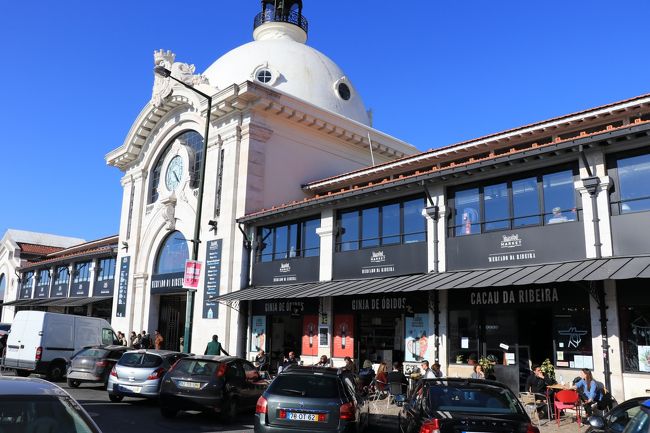 カイス・ド・ソドレ駅で下車。<br /><br />リベイラ市場にやって来ました。