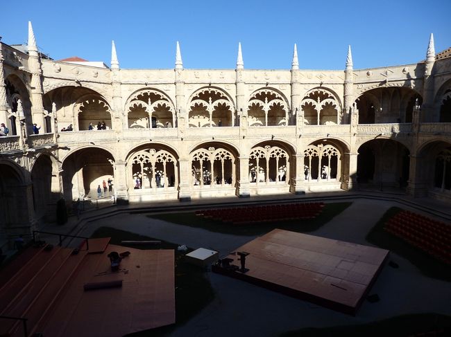 再び回廊に戻りました。<br />