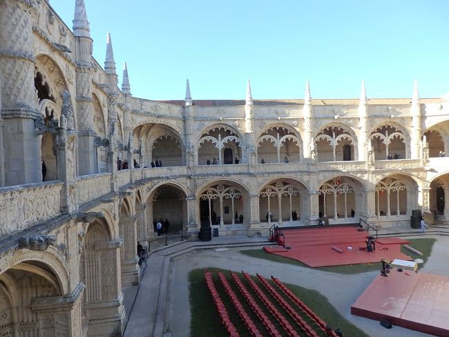 どこから見ても美しい回廊。