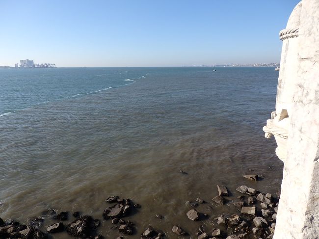 海みたいですけど、川です。