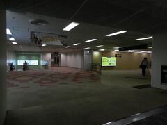 福岡空港はターミナルビルの改装工事をしているようで、地下鉄までのアプローチがながかったりしたので少し不便でした。