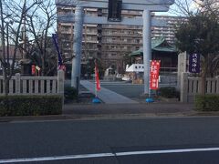 亀戸浅間神社
由緒正しい神社のようだが、後ろの高層マンションで景観がみだされて残念。