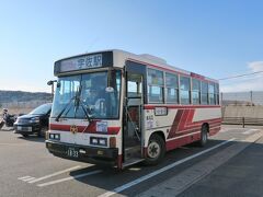 伊美港から宇佐駅行きの路線バスに乗って豊後高田へ向かいます。