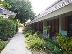 行ってみるとホテルでした。Good Times Resortさん。
レストラン利用していい?　とでてきたスタッフさんに聞くと、
こちらです!と愛想がいい。

良さげなホテルでした。