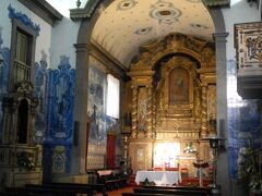 ポルトガルは青いタイルの壁で有名らしい。

どこの教会等の壁が美しく装飾タイルで飾られている。

スペインとは異なる趣がある。