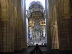 ベント駅から左に行くとカテドラルがある。

ドン・ルイスⅠ世橋に行く途中にある。

翌日はこの近くでファドを聴いた。

大聖堂の内部。

写真だけだと区別がつかない。