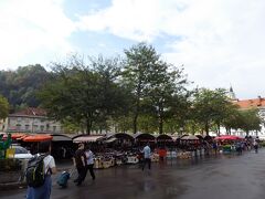 青空市場やってます
チーズとかパンが美味しそう♪