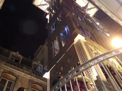 やっと真下まで来た。
