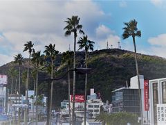 駅の正面が映画にもなった「眉山」です
麓に阿波おどり会館があり、昼と夜の公演では有名な連が毎日出演するらしく、寒い冬でも阿波おどりの熱気を肌で感じられるはずです。 