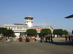 ポカラのローカルな空港に着きました。