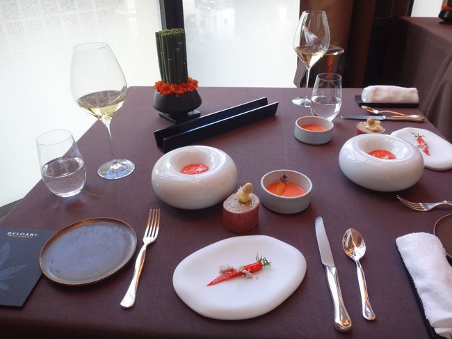 銀座にあるブルガリ東京のレストラン【イル・リストランテ ルカ・ファンティン】<br />のお料理の写真。<br /><br />シェフからのプレゼント。<br /><br />キャロットを使ったお料理です。ニンジンが嫌いな方は別の物が用意されるのかな。