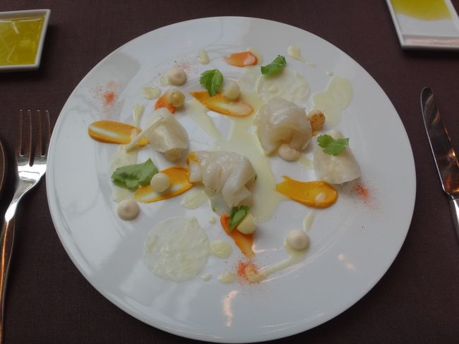 プリプリの伊勢海老、味がよろし～☆☆☆<br /><br />周りのピューレも色んな味が楽しめます。