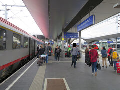 14時14分、グラーツ駅（Graz Hbf）駅に到着。