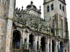 バロック式の北側外回廊。
