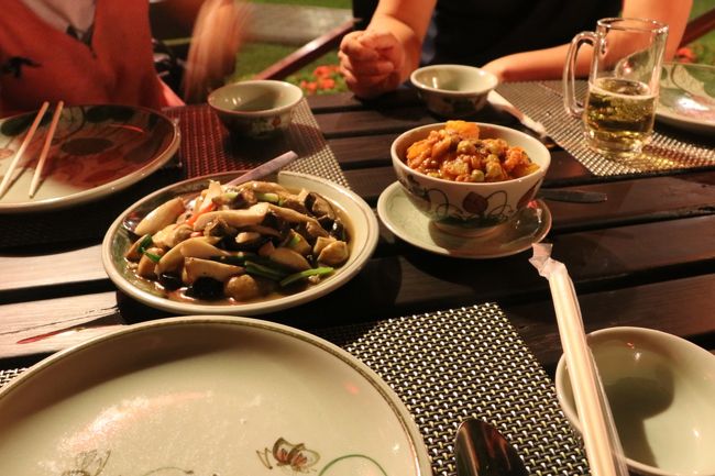 素敵な雰囲気のもと　　大変美味しく　完食<br /><br />タイのレストラン　旅行客向け　どこも　うまーーい<br /><br />また　いつか　チェンマイへ　　