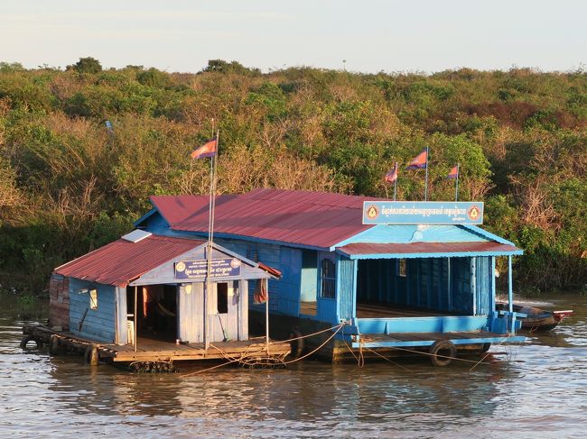 これは水上の警察署なのだそうだ。