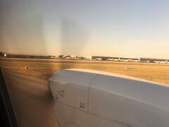 アデレート空港に着陸です。


つづきは、

http://4travel.jp/travelogue/11209244