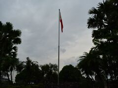 サンチャゴ要塞で掲げられたフィリピン国旗