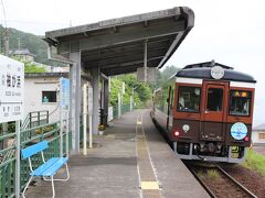 田野畑駅から２０分、三陸鉄道・堀内駅（ほりない）。
「あまちゃん」では「袖が浜駅」として、主役のアキが使っていた駅です。
