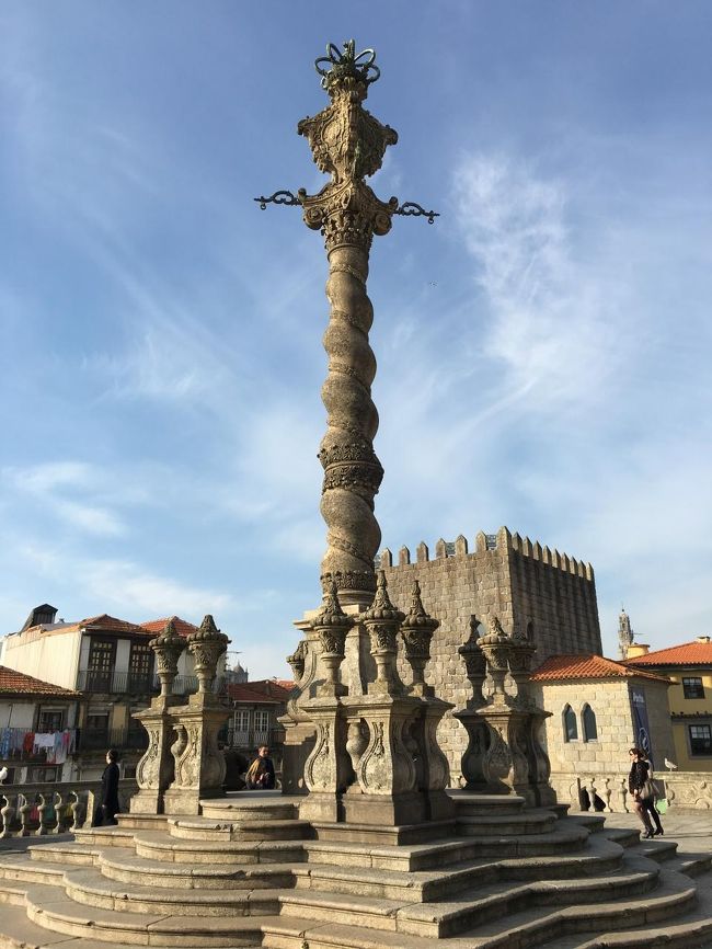 カテドラルの前にあるペロリーニョ。（って地球の歩き方に書いてあった）<br /><br />