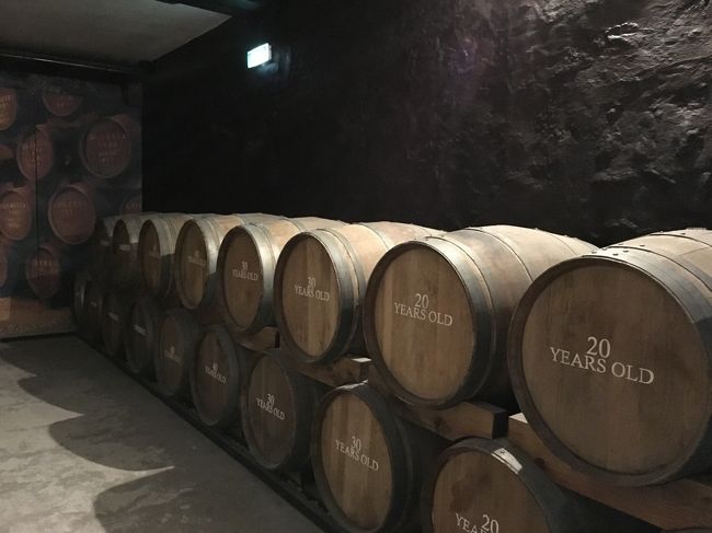 ちょっとした展示スペースもあるけどほとんど見どころはない。