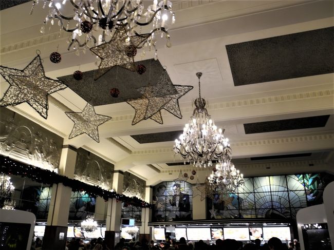 中も普通のマックじゃない。<br /><br />インペリアルマクドナルドって日本にもあるのかしら。