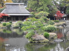 さて、大学生の時以来の水前寺公園。