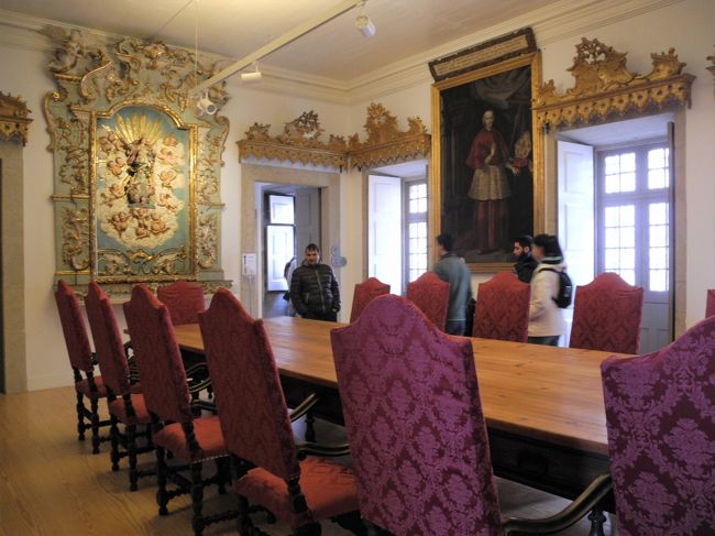 ダイニングルーム。<br />見どころがたくさんある。