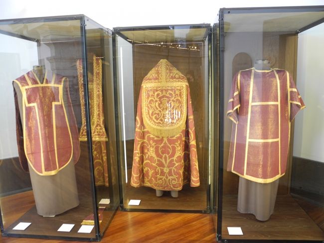法衣の展示も。