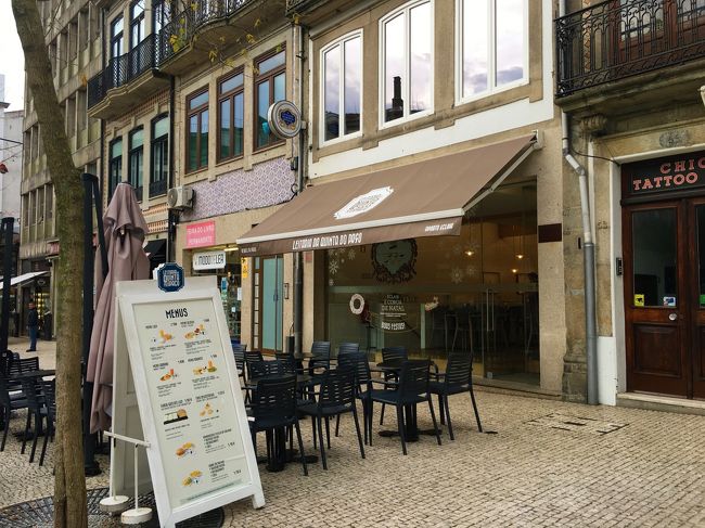 今日は11時には空港へ向かわなくてはならないので、<br />基本的にお買い物デー。<br /><br />まずは事前に調べていたボーラデベルリンのお店、<br />1月2日にやってるかどうかわからなかったので、<br />ホームページを調べて電話してみたら開いてるということなので<br />おみやげに買って帰ろうとお店へ。<br />お店はリベルダーデ広場から５分くらいのところにあります。<br /><br />ここはカフェスペースが広くて朝ごはんメニューもありました。<br />朝ごはんついてなかったらここでいただくのもいいかも。