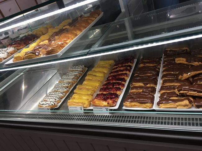 エクレアも名物みたい。<br />パオンデローも買うつもりだったので、エクレアは我慢。