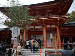 ●春日大社

初詣です。
三が日終わっても、まだ参拝客多いです。