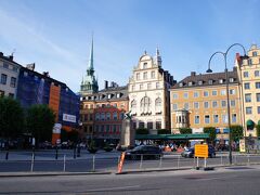 運河に囲まれたクラシカルな街
旧市街『ガムラスタン』へ