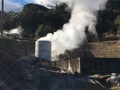 霧島温泉につきました。この日は寒かったこともあって、町のあちこちですごい勢いで水蒸気が上がってました。THE温泉！っていう感じでテンションが上がりますね。