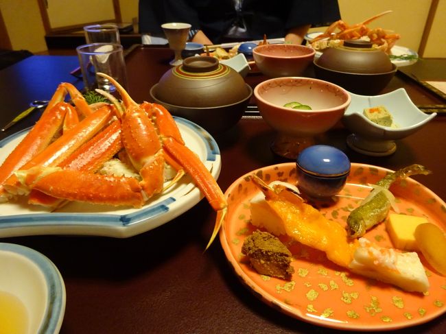 今回は、「11月7日解禁！活ずわいがにを使ったカニづくし会席」プランです。<br />「タグ付加能（かのう）ガニを、色々な調理法でご堪能ください♪」とのこと。<br />お部屋食です。<br /> 
