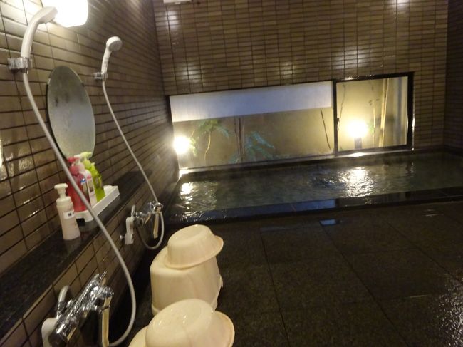 夕方15：00～24：00、朝は6：00～9：00、入浴可能です。