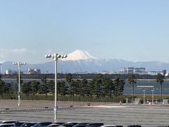 １０：４３

ディズニーランドステーションからは冠雪した富士山が見えました☆