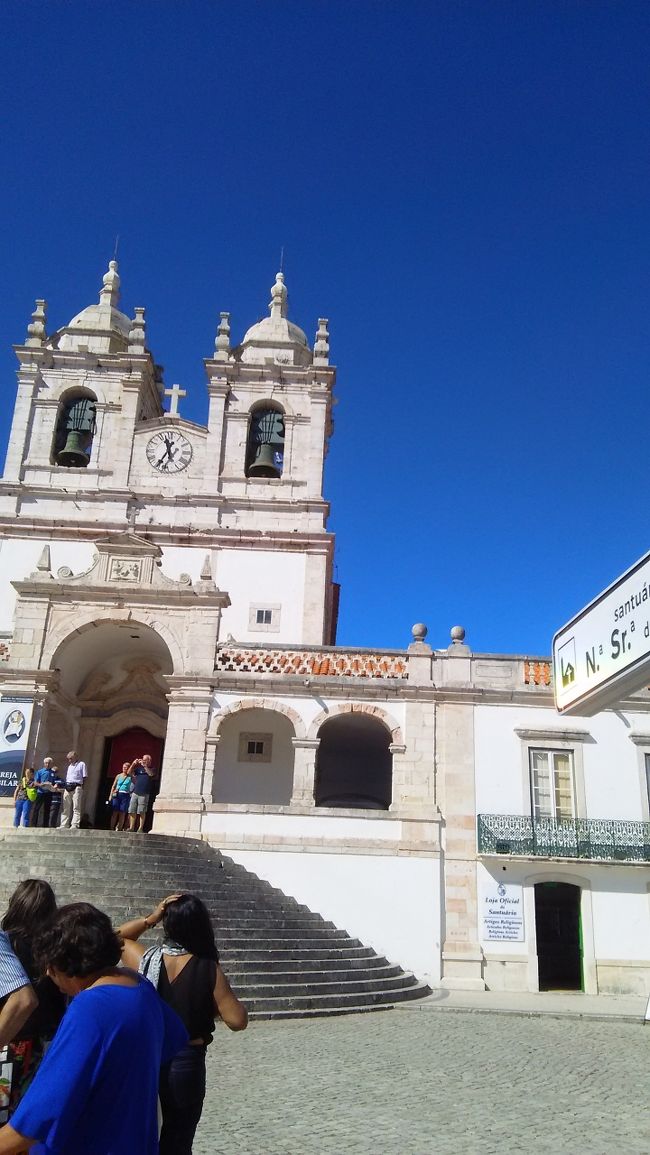 イスラエルのナザレからのものだったというマリア像が祭られているらしいが、<br />見なかった。<br />私は、あまり興味ないみたいです。<br /><br />