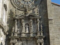 サンペント駅からバスに乗り、サン フランシスコ教会へ。
ボルサ宮の見学予約時間が迫っているため外のみ見学。