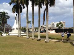 パッケージツアーについていた追加代金なしのグアム島内観光コースへ参加

ハガニアエリアを散策
スペイン広場