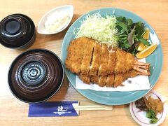 伊勢・鳥羽方面へ足伸ばしたら
お決まりの「漣」さんへ
限定大エビフライ定食